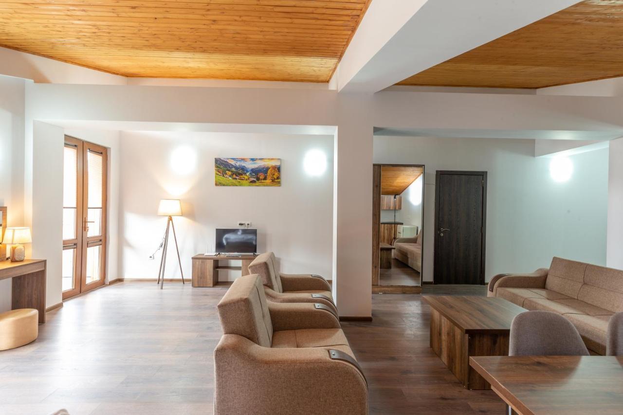 Pine Chalets By Ka Group Гудаури Экстерьер фото